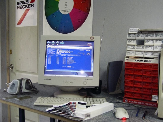 IT оборудование лаборатории. Каталоги образцов оригинальных красок
